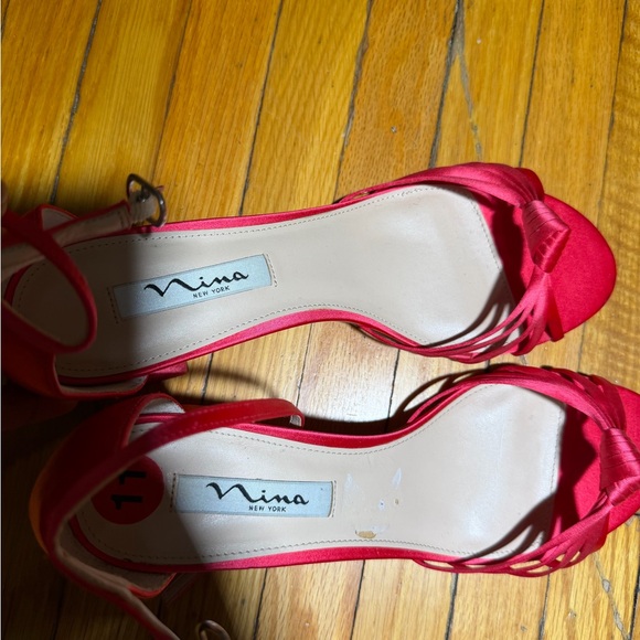 Nina New York Red Satin Strappy Block Heel Sandals Size 11 - Picture 3 of 6